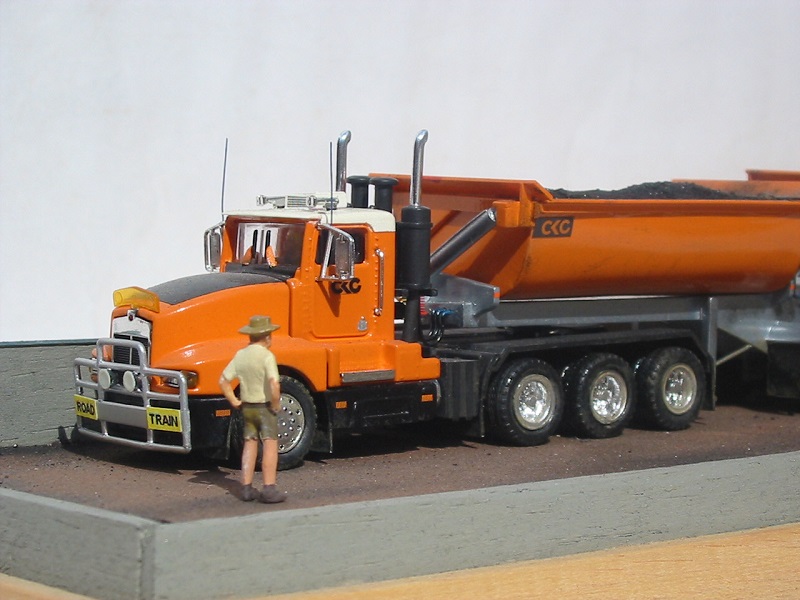 Kenworth T600.jpg