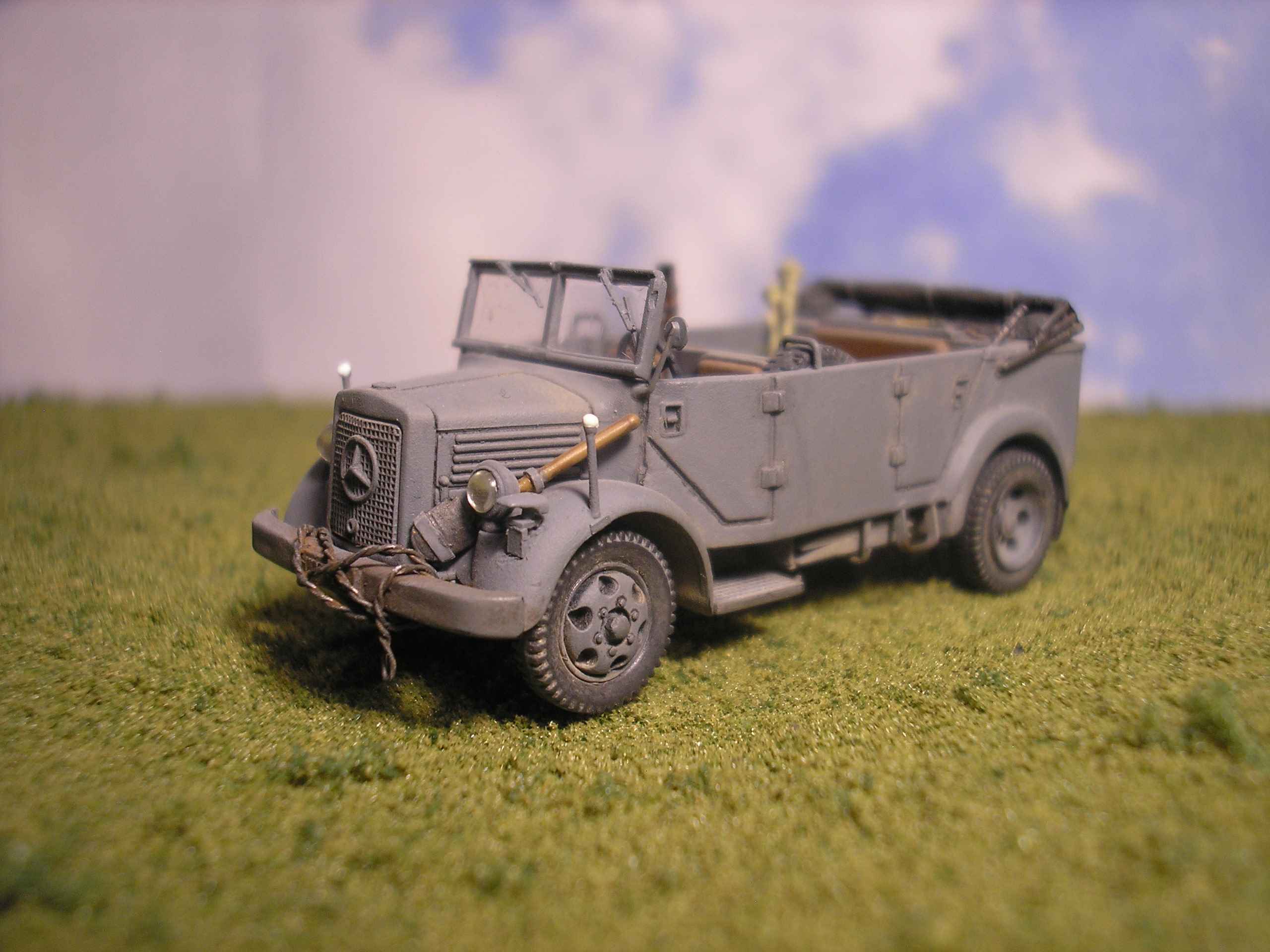 "Kitbash" ROCO M.B.1500 + HERPA Horch field car body