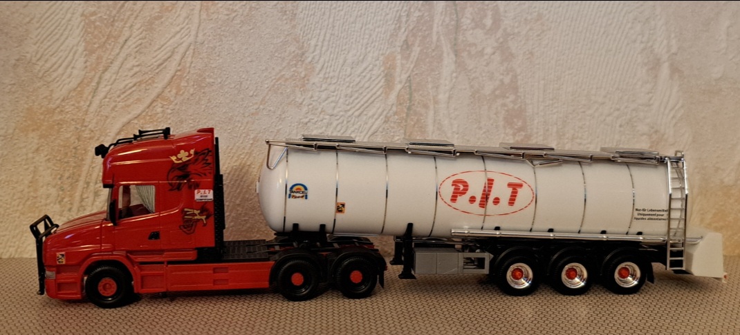 Une petite folie ; bien loin du réel , malheureusement.