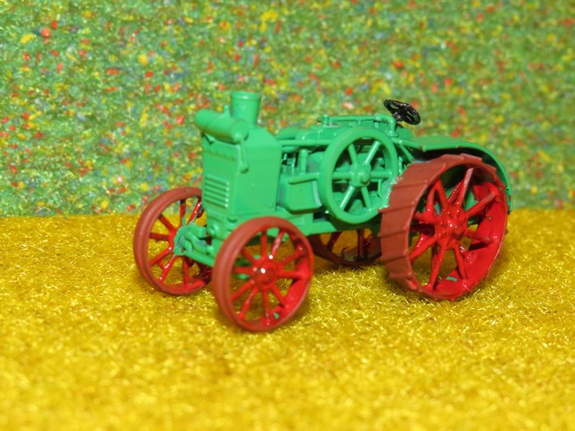 Rumely tracteur de 1929            .JPG