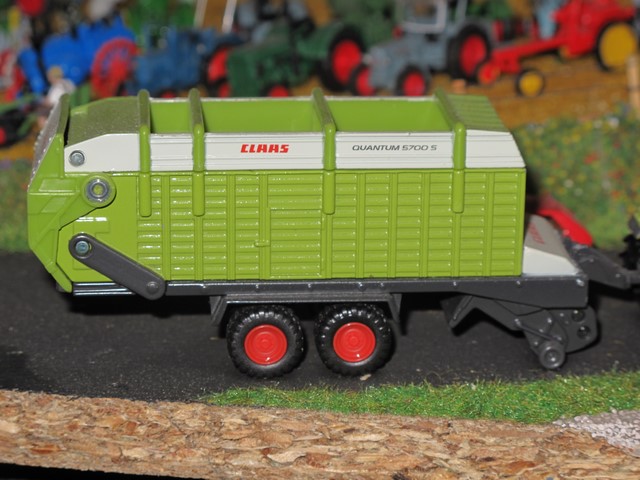 Claas remorque autochargeuse 5700 S .JPG