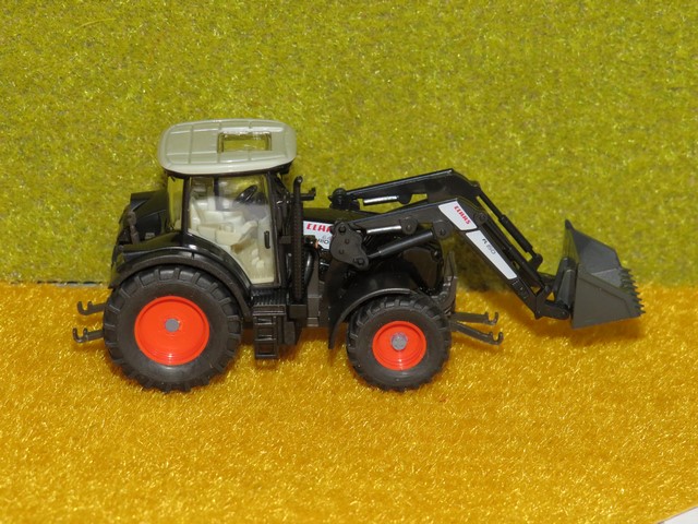 Claas Arion 640 avec chargeur .JPG