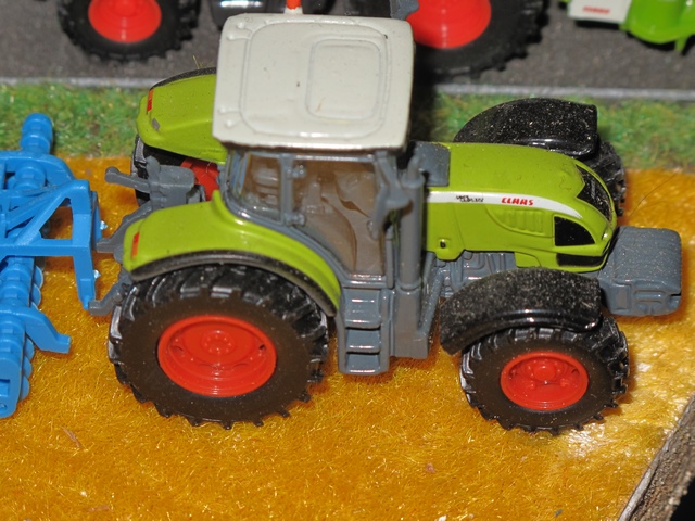 Claas AXION 820 .JPG