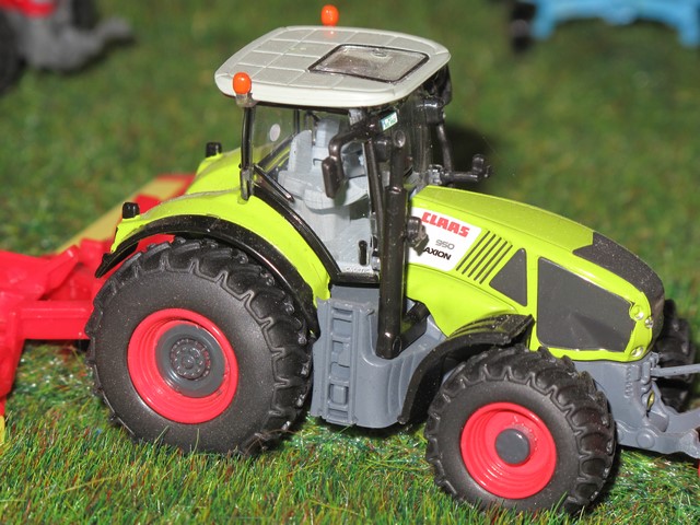 Claas Axion 950 .JPG