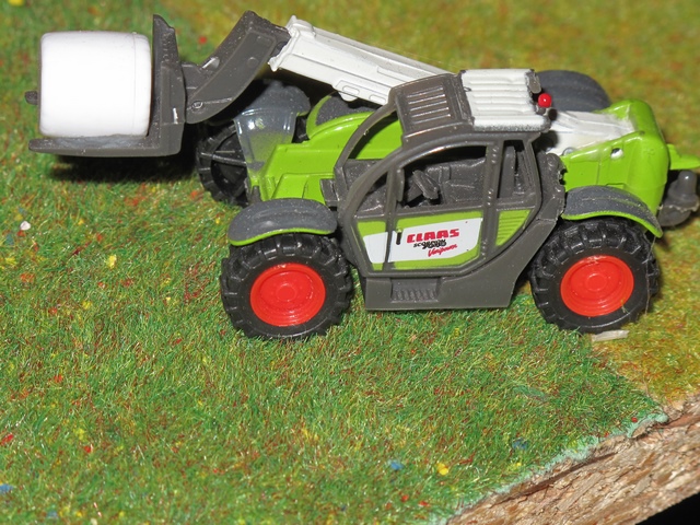 Claas télescopique Scorpion 7040 .JPG