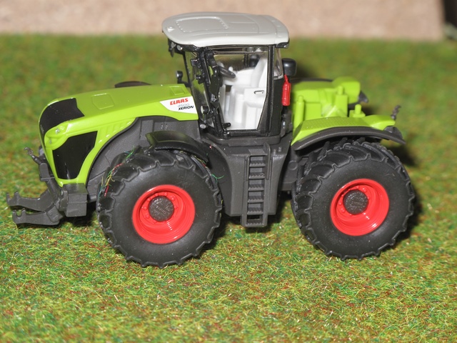Claas Xerion 4500                  .JPG
