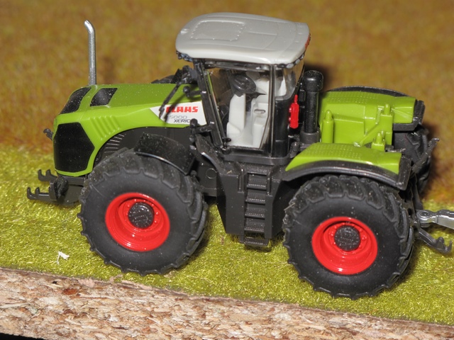 Claas XERION 5000 (524ch) .JPG