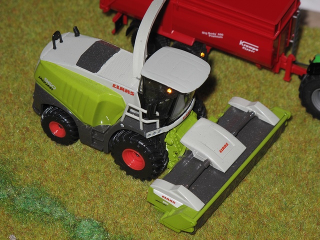 Claas ensileuse herbe Jaguar 960 (623ch) .JPG