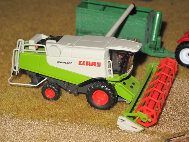 Claas moissonneuse batteuse Lexion 580                    .JPG