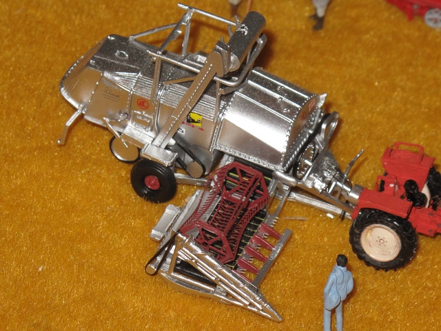 Claas moissonneuse -batteuse Super AUTOMATIQUE  .JPG