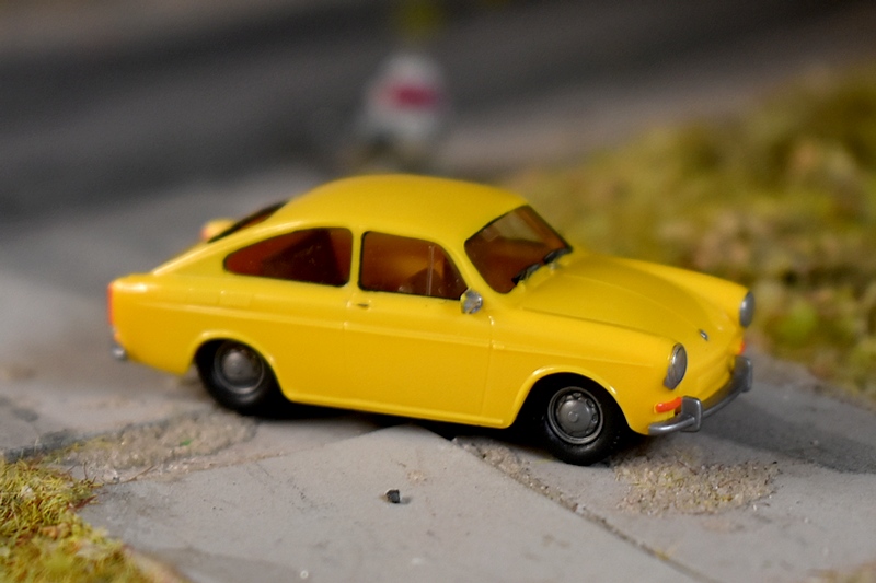 La VW 1600 comme chargement pour les wagons ROCO