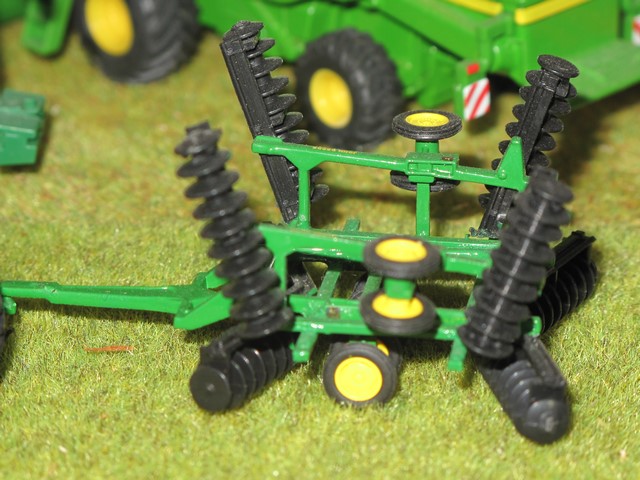 John Deere déchaumeur    ..JPG