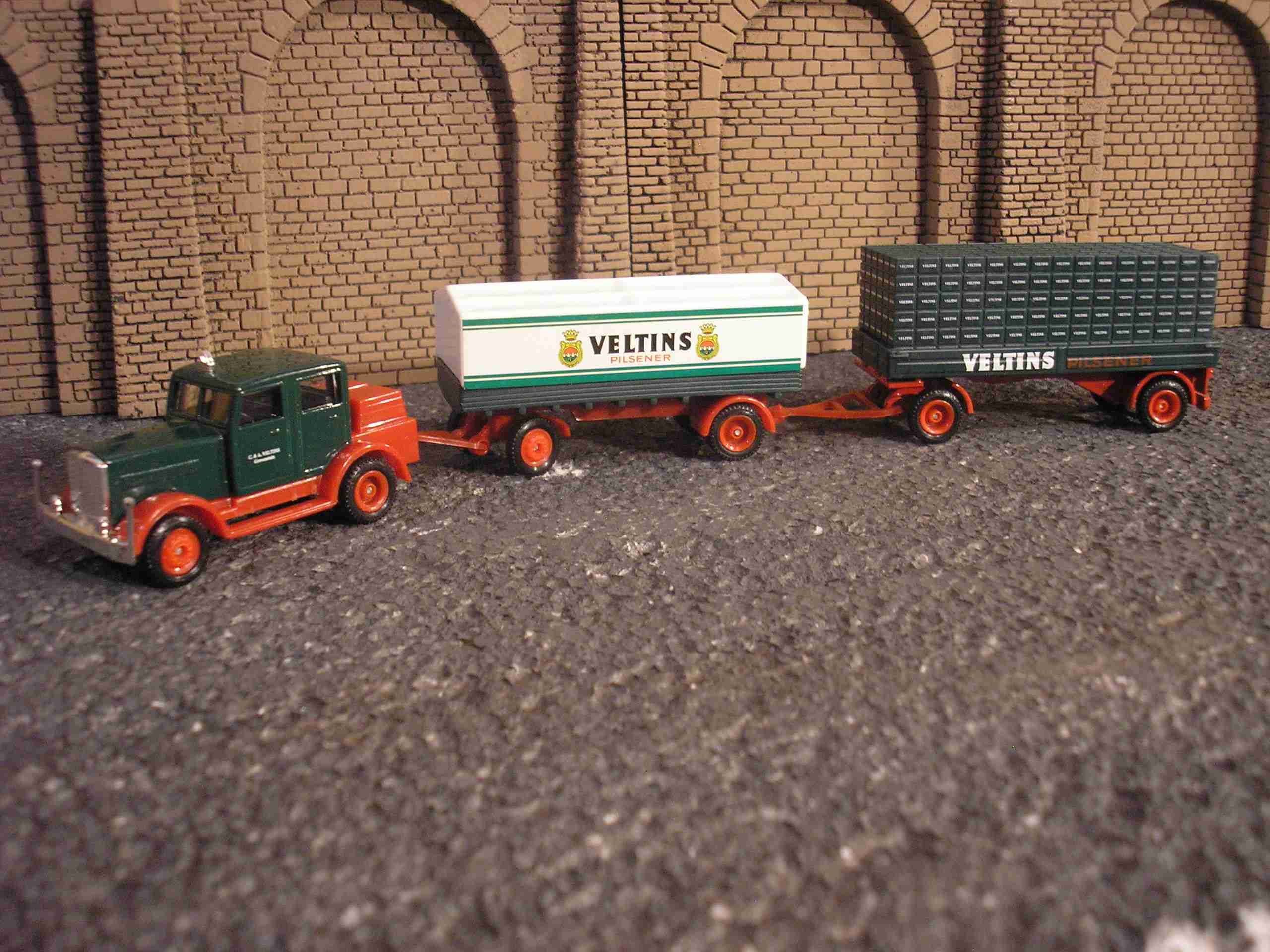 GRELL Faun mit Veltins Pilsner trailers