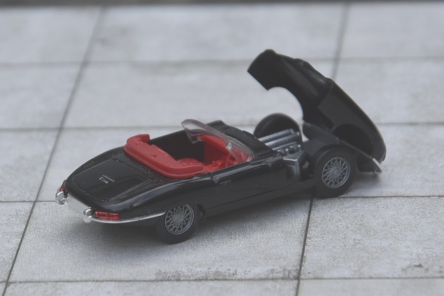 Jaguar Type E Cabriolet, capote ouverte / Wiking