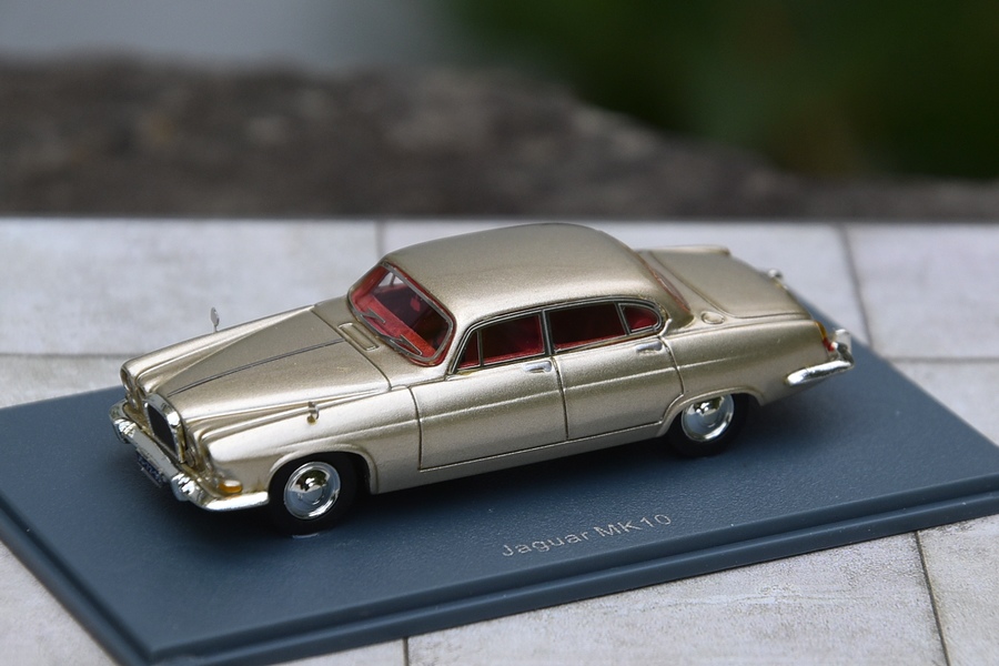 Jaguar MK 10/ Neo