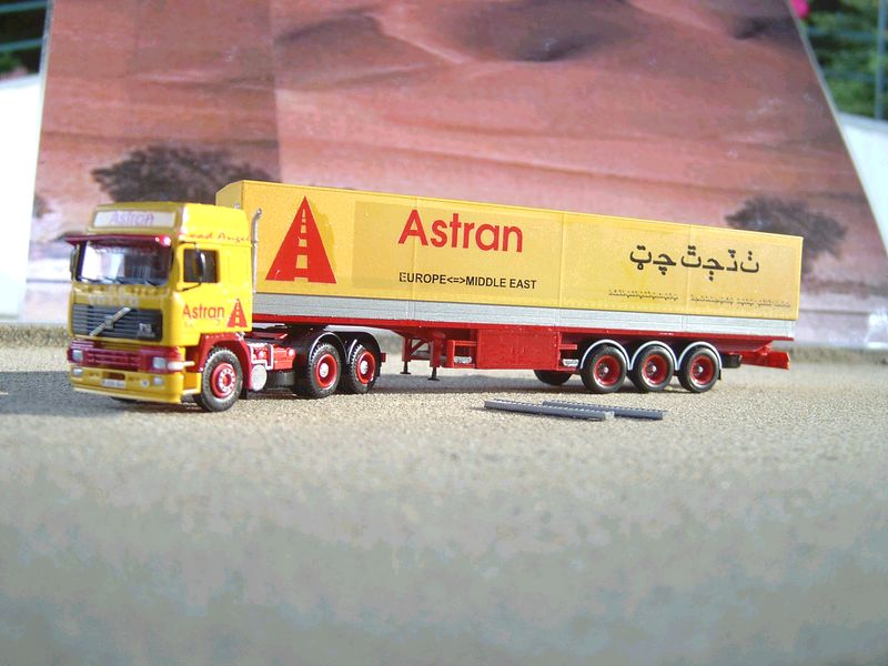 Astran Volvo F 16 vue coté gauche [800x600].JPG
