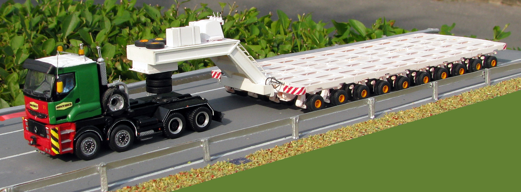 Ici c'est une mille pattes 4 files, 10 lignes, 160 roues