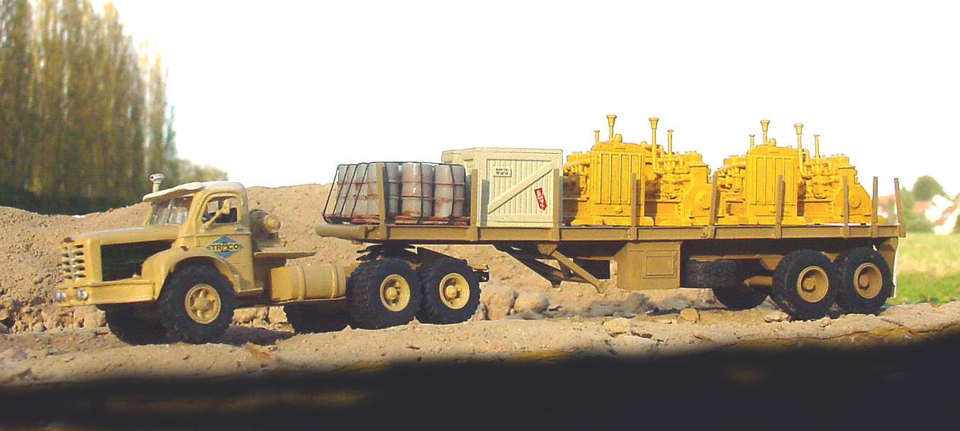 Un ensemble de la TRACO suit !