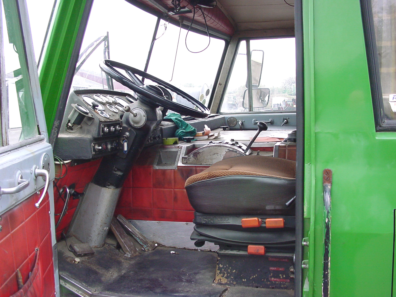 REPORTAGE CHEZ STAG,TG250,DÉT.CAB.PHOT.10.JPG