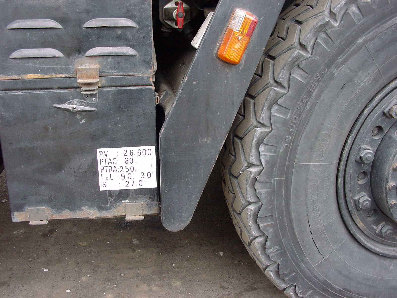 REPÔRTAGE CHEZ STAG,TG250,DÉTAIL PHOTO 8.JPG