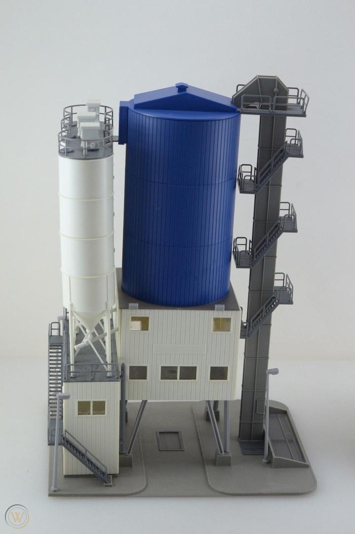 kibri-9820-concrete-plant-silos-built_1_abd2edd3a918baab0942dfc2776dd0e7.jpg