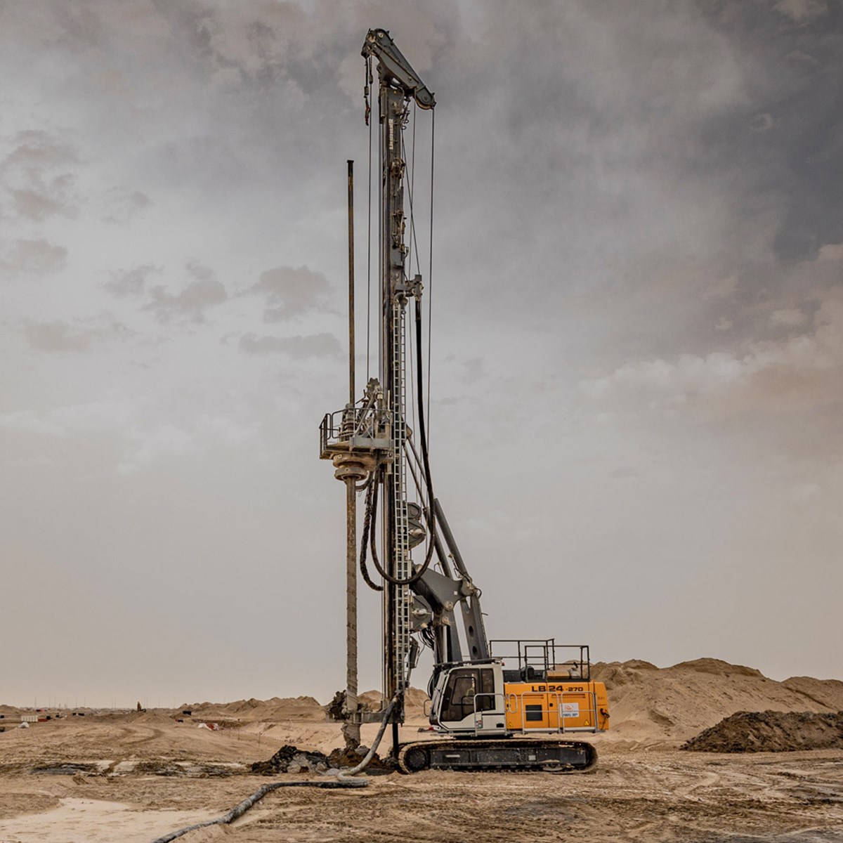 liebherr-lb-24-rotary-drilling-rig-drehbohrgeraet-displacement-verdrängerboh.jpg